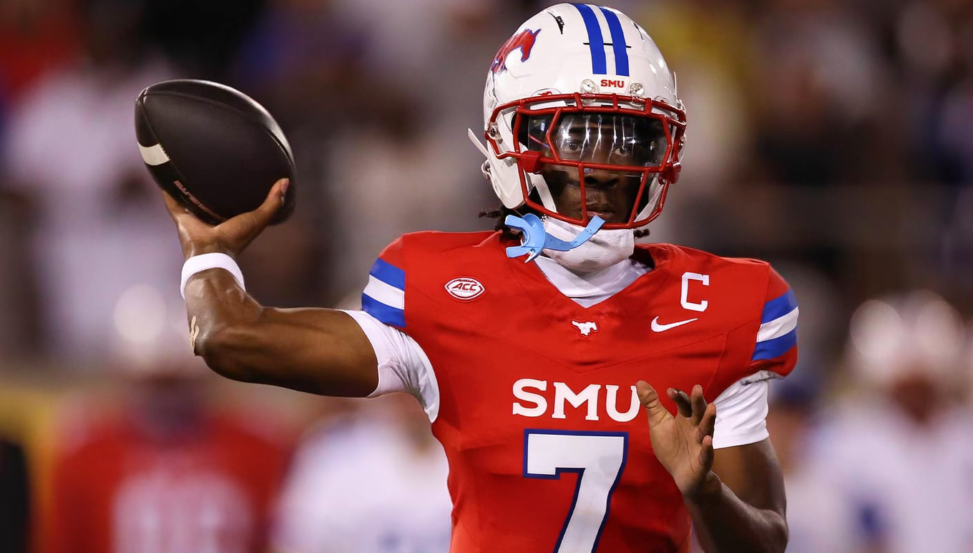 伟德官网 - SMU 为现役球员命名康复中心，凯文·詹宁斯 Heisman 之路再添里程碑 - 伟德体育平台